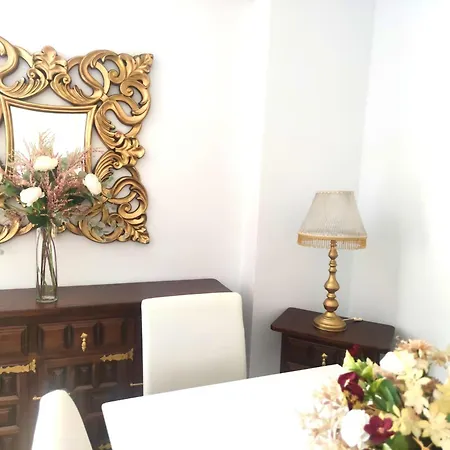 Angeles Center Apartment *